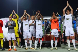 Να δείξει χαρακτήρα 