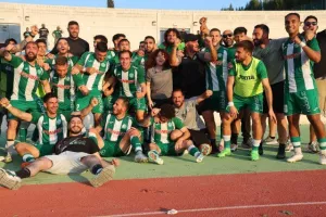 (ΒΙΝΤΕΟ Kerkida/φώτος) Τα πρώτα πανηγύρια για την άνοδο! 