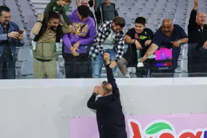 Η χειραψία με τον Σολ, ο πανηγυρισμός του Εγγλέζου και το χαμόγελο του Χένρι!