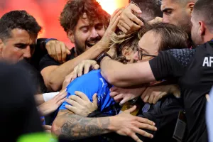 Απόλλων - Πάφος: Πρόκριση στον τελικό με ΓΚΟΛάρα Τάνκοβιτς στο 90+4!