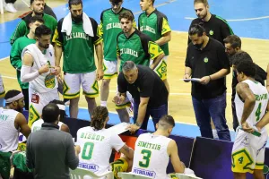 Νίκη και κορυφή για την Πετρολίνα ΑΕΚ 