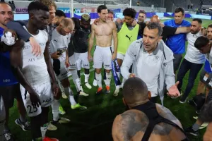 ΕΤΣΙ πανηγύρισαν την σπουδαία πρόκριση! (Φώτος)