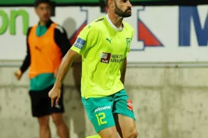 ΑΕΚ-Ομόνοια: Κιτρινοπράσινο το ντέρμπι και… ζωντανή για το όνειρο! (φώτος)
