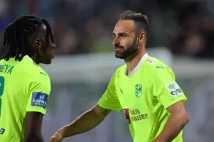 ΑΕΚ-Ομόνοια: Κιτρινοπράσινο το ντέρμπι και… ζωντανή για το όνειρο! (φώτος)