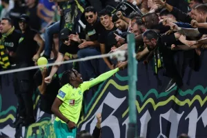 ΑΕΚ-Ομόνοια: Κιτρινοπράσινο το ντέρμπι και… ζωντανή για το όνειρο! (φώτος)