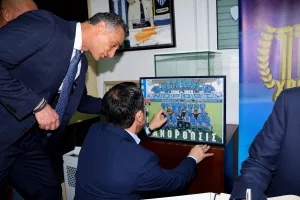 Τους ήξερε σχεδόν όλους (Ο Σκούλλος και ο Θέμης)!