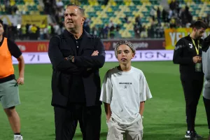 Ο Σιμόν junior με τον... μπαμπά!