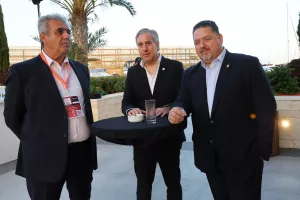 Τριάδα...