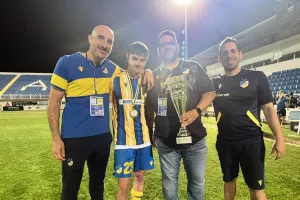 Περήφανο το σταφ της Ακαδημίας