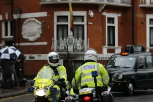 Πατέρας δολοφονήθηκε μπροστά στον γιο του - Στο έλεος των συμμοριών η χώρα