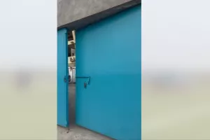 Η πόρτα έκλεισε 