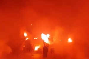 Χαμό οι Απολλωνίστες/Pyroshow και... η νύχτα - μέρα! (Βίντεο)