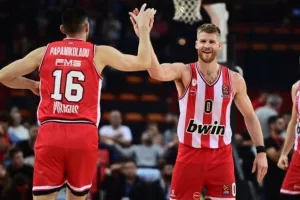 Πρόβλημα με Ουόκαπ και Παπανικολάου πριν τη Μπαρτσελόνα