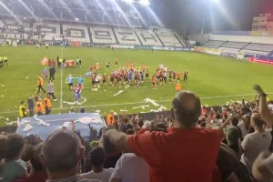 Το "ΟΛΕ" των Κυπελλούχων με τον κόσμο τους! (Βίντεο Kerkida)