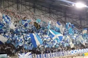 Μαρσέιγ: Τα «χρόνια πολλά» των Μασσαλών στην ΑΕΚ στον προημιτελικό με την Μπενφίκα