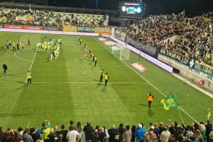 (BINTEO Kerkida/φώτος) Τα όλε-όλε και... "θα τρελαθώ όταν σηκώσουμε το τρόπαιο αυτό"