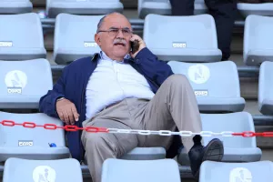 Παρουσία... έκπληξη!