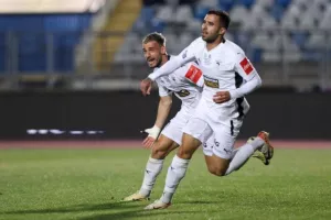 Πάφος - Απόλλων: Προβάδισμα πρόκρισης με τα... πρώτα για Πέπε-Δημητρίου!