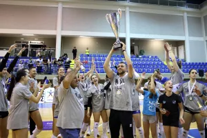 Νταμπλ για την Ολυμπιάδα Νεάπολης/ Δικό της και το κύπελλο