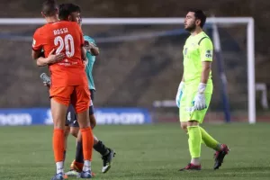 Καρμιώτισσα - Οθέλλος: Έφεραν... 6αρες (Φώτος)