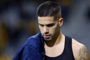 Μπάστο έξω, Φραντζής μέσα