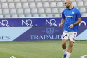 Απόλλων-ΑΕΛ: Την "καθάρισε" από το ημίχρονο! (Φώτος)