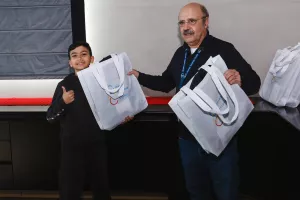 Χάρισαν χαμόγελα και δώρα (φώτος)