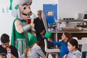 Χάρισαν χαμόγελα και δώρα (φώτος)
