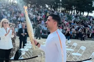 Ο Μπακασέτας μετέφερε την Ολυμπιακή Φλόγα στο Αρχαίο Στάδιο της Νεμέας 
