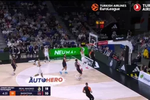 Φάση βγαλμένη από το ΝΒΑ για τον Χεζόνια με τρομερό κάρφωμα