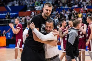 Μπάνκι: «Όταν συναντήθηκα πρώτη φορά με τον Πορζίνγκις, νόμιζε ότι ήθελα αυτόγραφο»