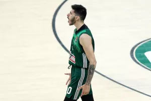 Η τρομερή τάπα του Καλαϊτζάκη στον Ριβέρο στην κορυφή του top-10 (βίντεο)
