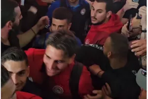 To ευχαριστώ του Ολυμπιακού στον κόσμο για την αποθέωση