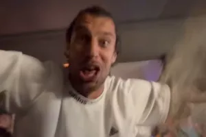 Έκρηξη Πρίντεζη με Τζολάκη/"Πάμε μωρή κ@ύλα"