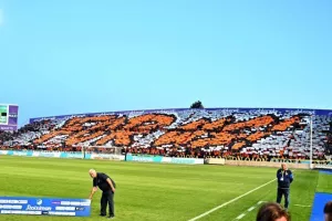 (ΒΙΝΤΕΟ Kerkida) Το κορεό των Πορτοκαλί με... μήνυμα