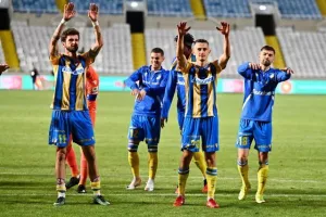 (BINTEO Kerkida/φώτος) Το... πάρτι μπροστά από τη Νότια