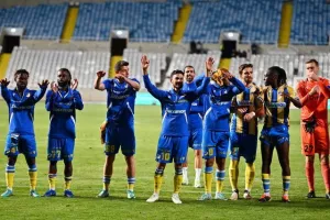 (BINTEO Kerkida/φώτος) Το... πάρτι μπροστά από τη Νότια
