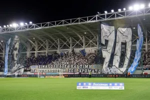 Τρομερή ατμόσφαιρα και κορεό από τη Θύρα 1 (ΒΙΝΤΕΟ/Φώτος Kerkida)