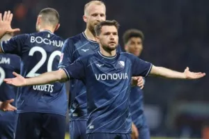«Τρίποντο» παραμονής για την Μπόχουμ