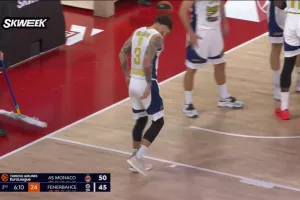 Ο Γουίλμπεκιν αποχώρησε χωλαίνοντας από το Game 1 με τη Μονακό