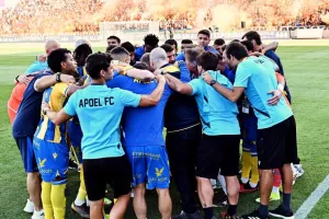 Το μήνυμα του «above all» και τα likes 