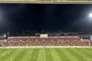 Ούτε... καρφίτσα!