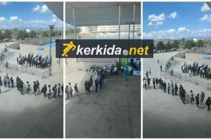 (ΦΩΤΟΣ Kerkida) Ουρές... για ένα εισιτήριο οι Ομονοιάτες