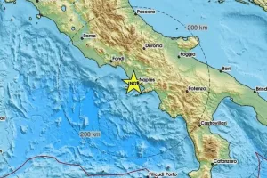 Σεισμός 4,4 Ρίχτερ στη Νάπολη – Στους δρόμους οι κάτοικοι