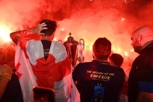 (ΒΙΝΤΕΟ-ΦΩΤΟΣ Kerkida) Κάηκε... ο εξώστης στην άφιξη των πρωταθλητών!