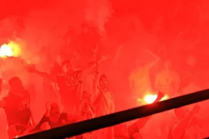 (ΒΙΝΤΕΟ-ΦΩΤΟΣ Kerkida) Κάηκε... ο εξώστης στην άφιξη των πρωταθλητών!