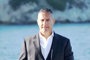 Τζον για ΑΠΟΕΛ και ΑΕΚ