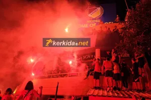 (ΒΙΝΤΕΟ Kerkida) ΟΛΟΙ... μαζί τον ύμνο των Πορτοκαλί