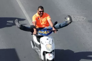 ΑΠΟΕΛίστικη... τρέλα!
