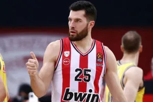 Ολυμπιακός: Στο Top 20 των τριπόντων στην ιστορία του ο Πίτερς